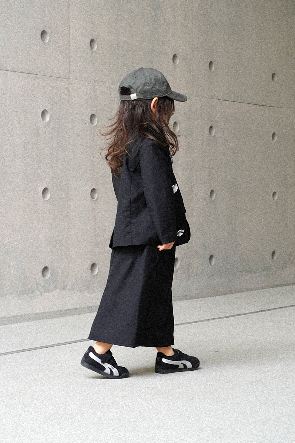 Black Blazer and Maxi Skirt Set (+ 5x Flower pins) - Sailor and Sunny